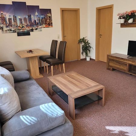 Apartment - Gaestewohnung - Unterkunft Monteure Хемніц Екстер'єр фото